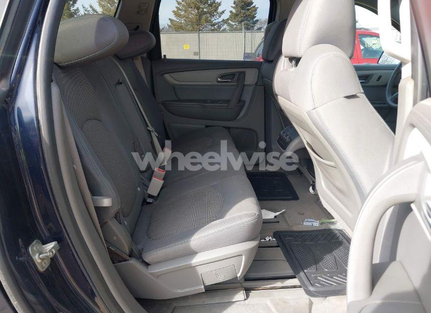 Photo 8 of 2015 Chevrolet Traverse LS (VIN 1GNKRFKD9FJ174063)
