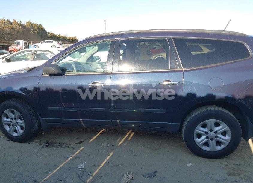 Photo 14 of 2017 Chevrolet Traverse LS (VIN 1GNKRFKD9HJ224866)