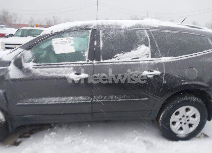 Photo 14 of 2014 Chevrolet Traverse LS (VIN 1GNKRFKDXEJ274901)