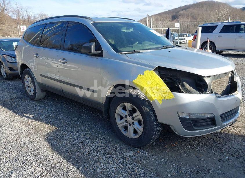 2015 Chevrolet Traverse LS (VIN 1GNKRFKDXFJ346701) main photo