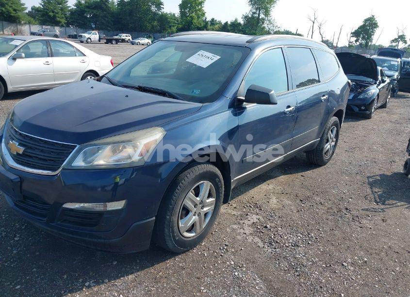 Photo 2 of 2016 Chevrolet Traverse LS (VIN 1GNKRFKDXGJ182996)