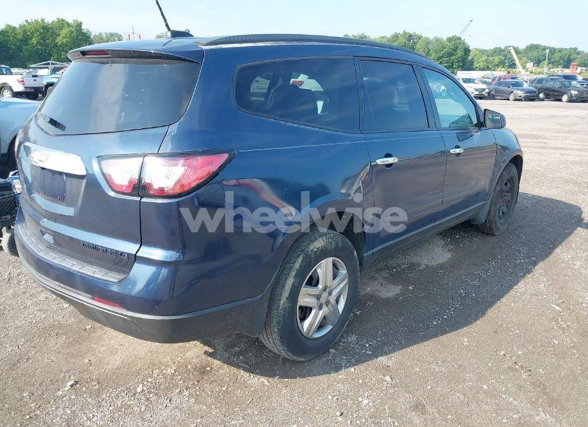 Photo 4 of 2016 Chevrolet Traverse LS (VIN 1GNKRFKDXGJ182996)