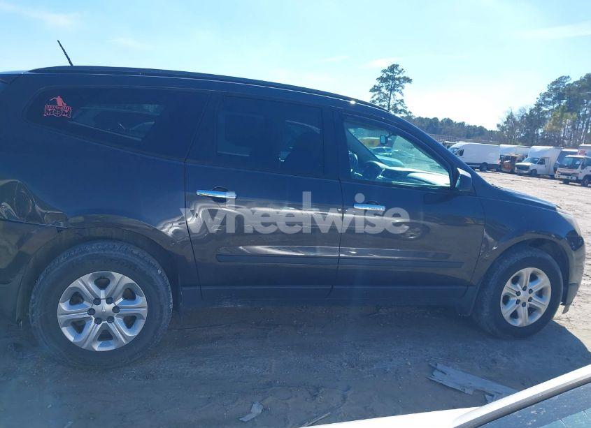 Photo 13 of 2016 Chevrolet Traverse LS (VIN 1GNKRFKDXGJ253260)