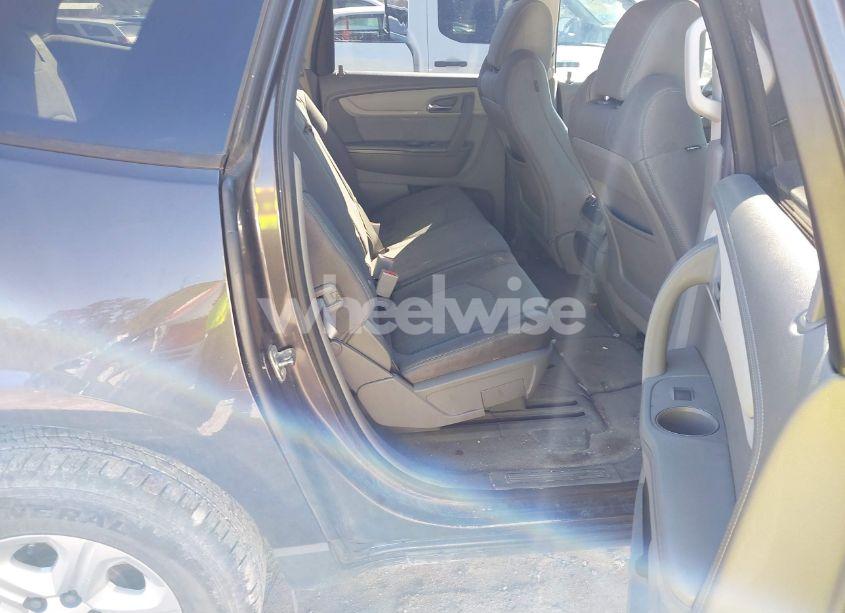 Photo 8 of 2016 Chevrolet Traverse LS (VIN 1GNKRFKDXGJ253260)