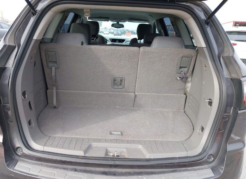 Photo 17 of 2017 Chevrolet Traverse LS (VIN 1GNKRFKDXHJ227923)