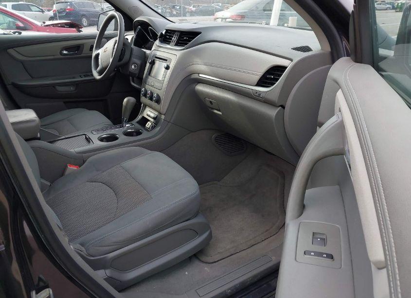 Photo 5 of 2017 Chevrolet Traverse LS (VIN 1GNKRFKDXHJ227923)