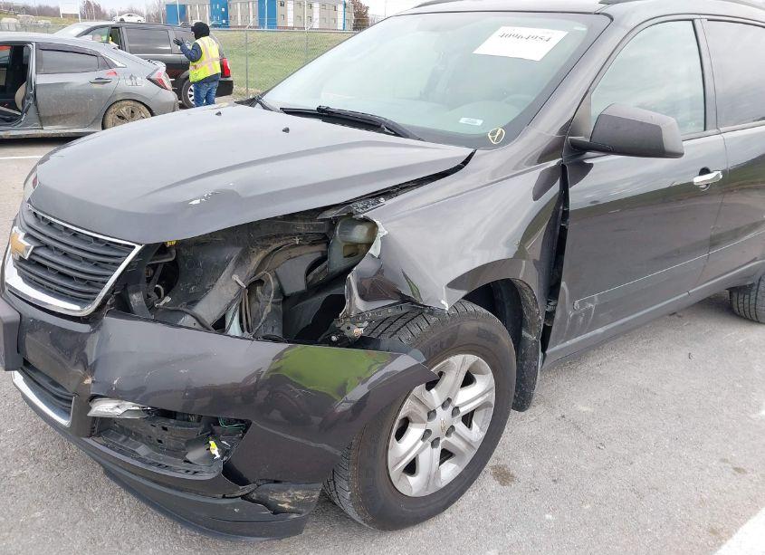 Photo 6 of 2017 Chevrolet Traverse LS (VIN 1GNKRFKDXHJ227923)