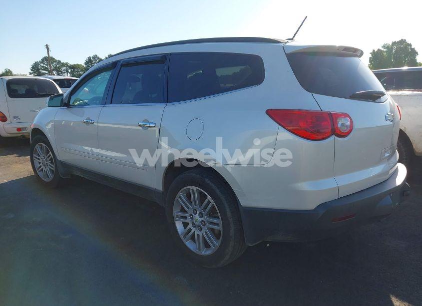 Photo 3 of 2011 Chevrolet Traverse 1LT (VIN 1GNKRGED0BJ113356)