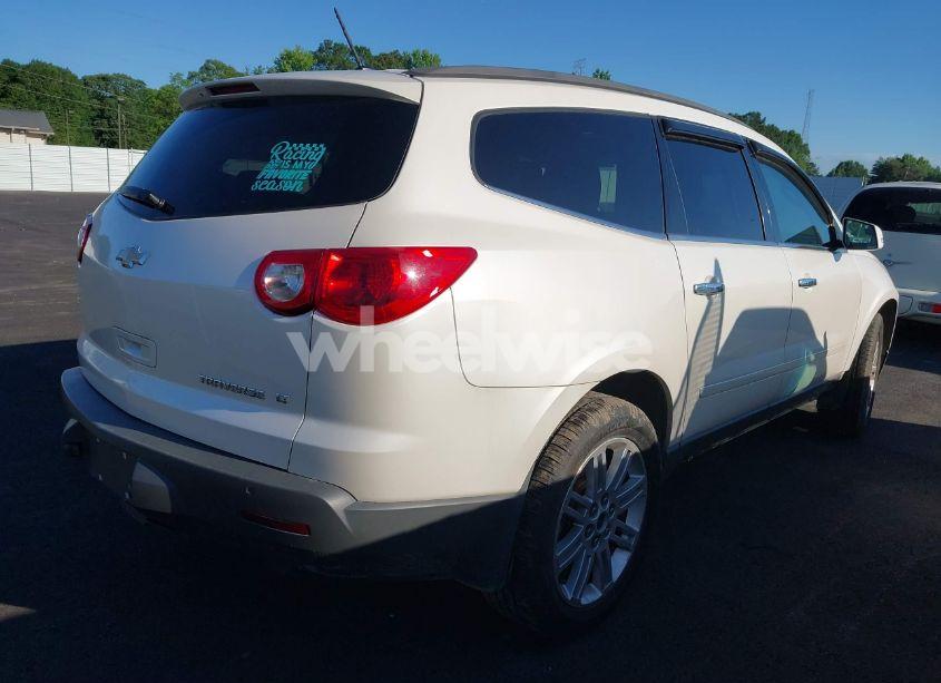 Photo 4 of 2011 Chevrolet Traverse 1LT (VIN 1GNKRGED0BJ113356)