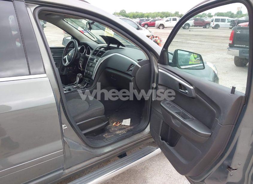 Photo 5 of 2011 Chevrolet Traverse 1LT (VIN 1GNKRGED0BJ204837)