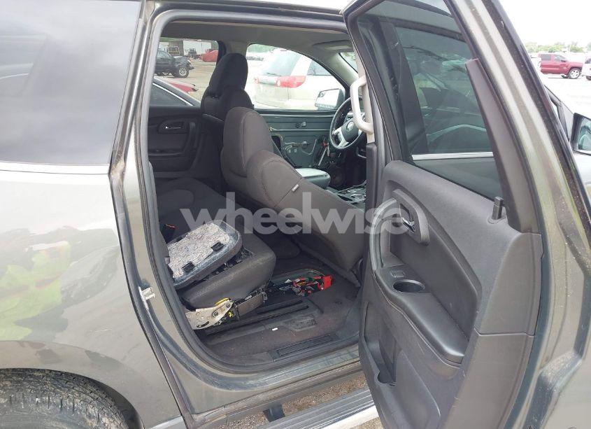 Photo 8 of 2011 Chevrolet Traverse 1LT (VIN 1GNKRGED0BJ204837)