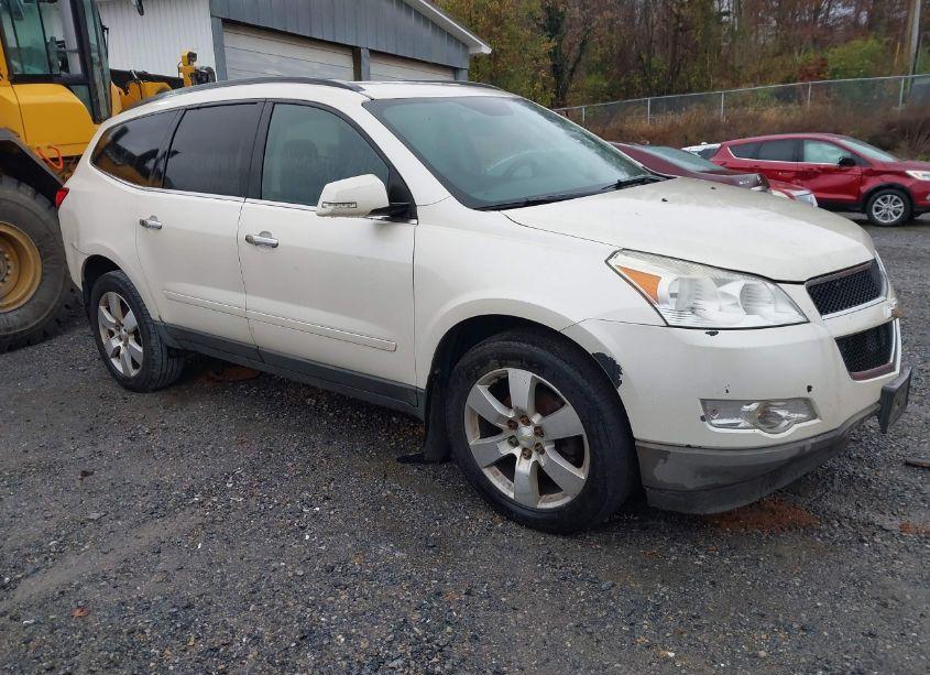2011 Chevrolet Traverse 1LT (VIN 1GNKRGED0BJ339395) main photo
