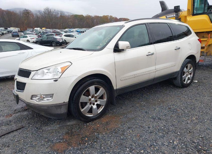 Photo 2 of 2011 Chevrolet Traverse 1LT (VIN 1GNKRGED0BJ339395)