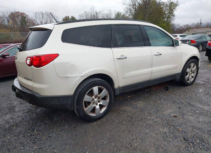 Photo 4 of 2011 Chevrolet Traverse 1LT (VIN 1GNKRGED0BJ339395)