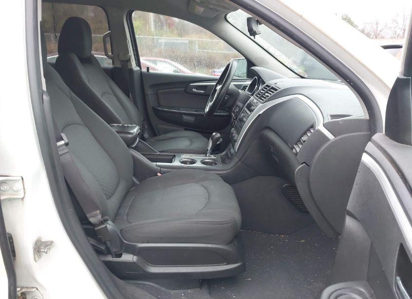 Photo 5 of 2011 Chevrolet Traverse 1LT (VIN 1GNKRGED0BJ339395)