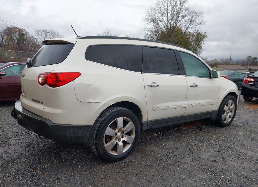 Photo 6 of 2011 Chevrolet Traverse 1LT (VIN 1GNKRGED0BJ339395)
