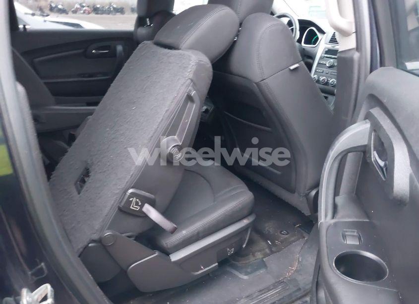 Photo 8 of 2011 Chevrolet Traverse 1LT (VIN 1GNKRGED0BJ353801)