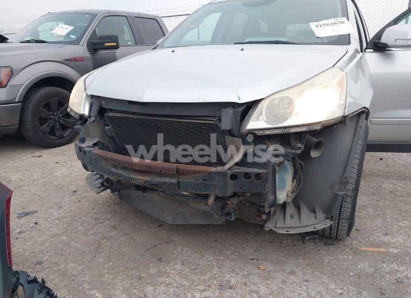 Photo 6 of 2011 Chevrolet Traverse 1LT (VIN 1GNKRGED0BJ386300)