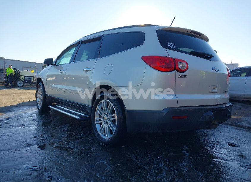 Photo 3 of 2011 Chevrolet Traverse 1LT (VIN 1GNKRGED1BJ108831)