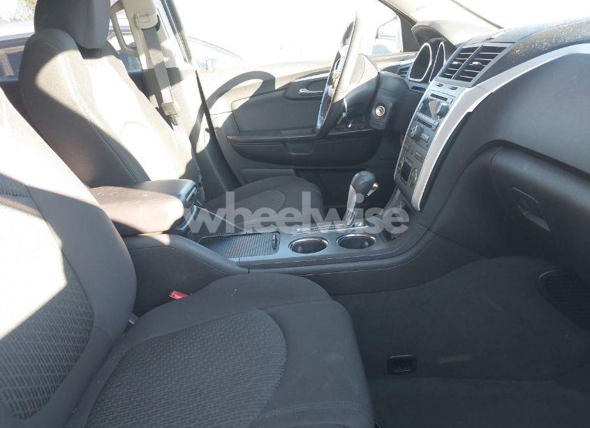 Photo 5 of 2011 Chevrolet Traverse 1LT (VIN 1GNKRGED1BJ108831)