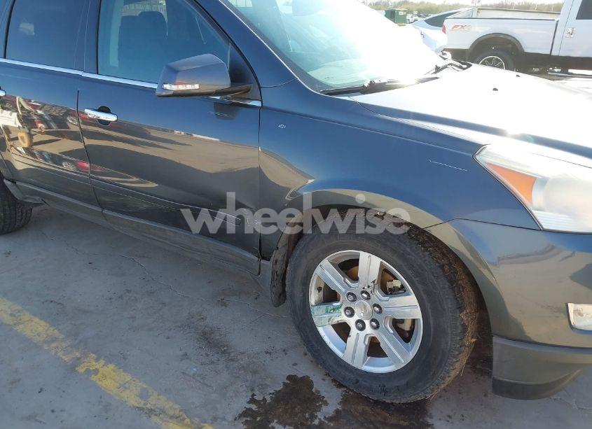 Photo 6 of 2011 Chevrolet Traverse 1LT (VIN 1GNKRGED1BJ379016)