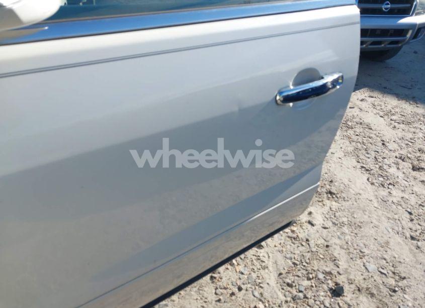 Photo 6 of 2011 Chevrolet Traverse 1LT (VIN 1GNKRGED2BJ105789)