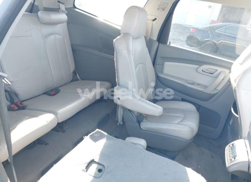 Photo 8 of 2011 Chevrolet Traverse 1LT (VIN 1GNKRGED2BJ105789)