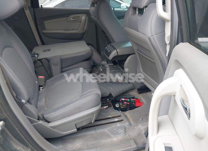 Photo 8 of 2011 Chevrolet Traverse 1LT (VIN 1GNKRGED2BJ108921)