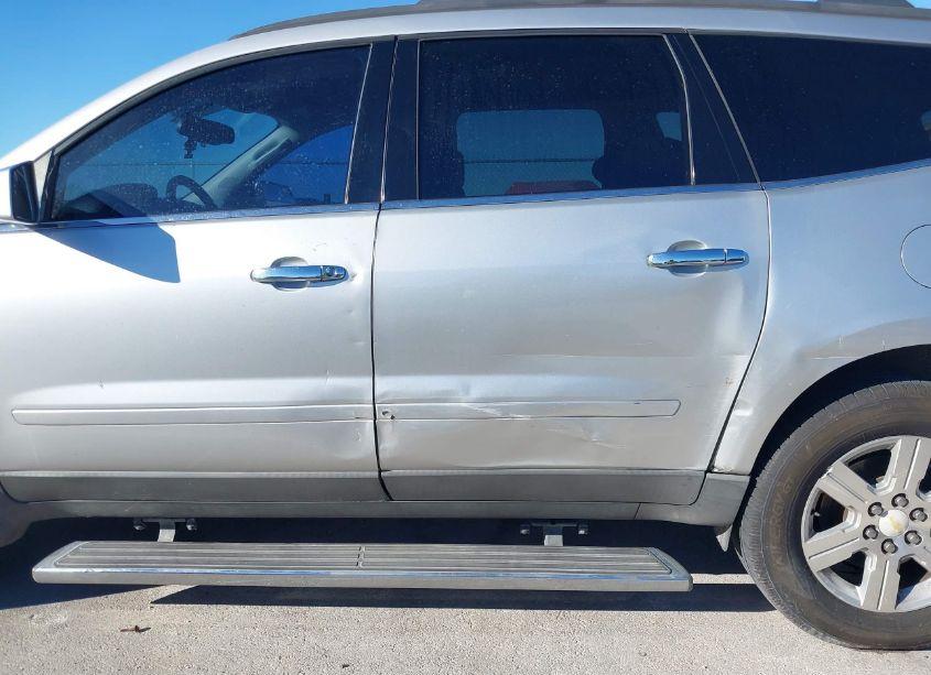 Photo 6 of 2011 Chevrolet Traverse 1LT (VIN 1GNKRGED2BJ142521)