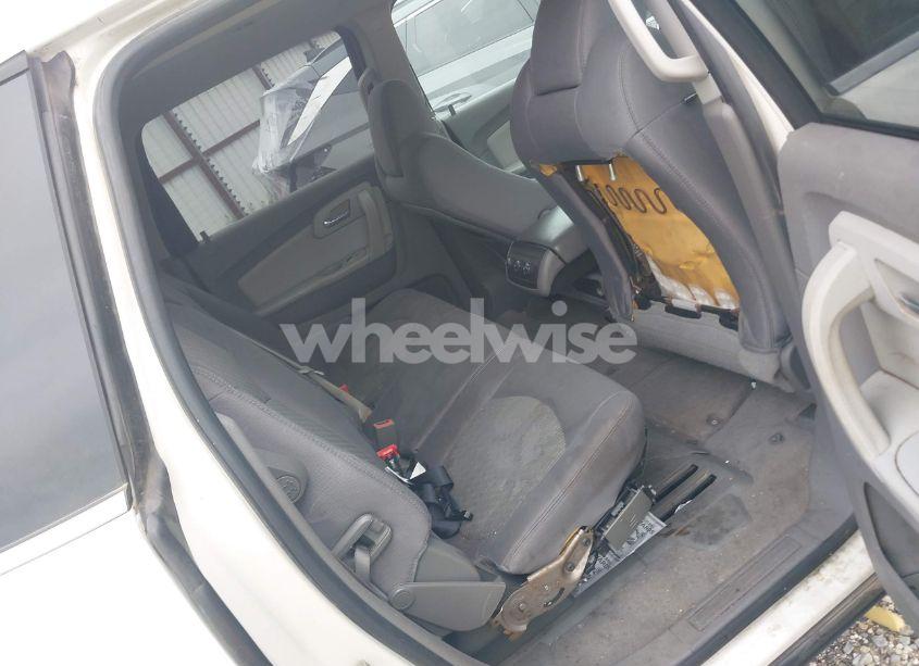 Photo 8 of 2011 Chevrolet Traverse 1LT (VIN 1GNKRGED2BJ246832)