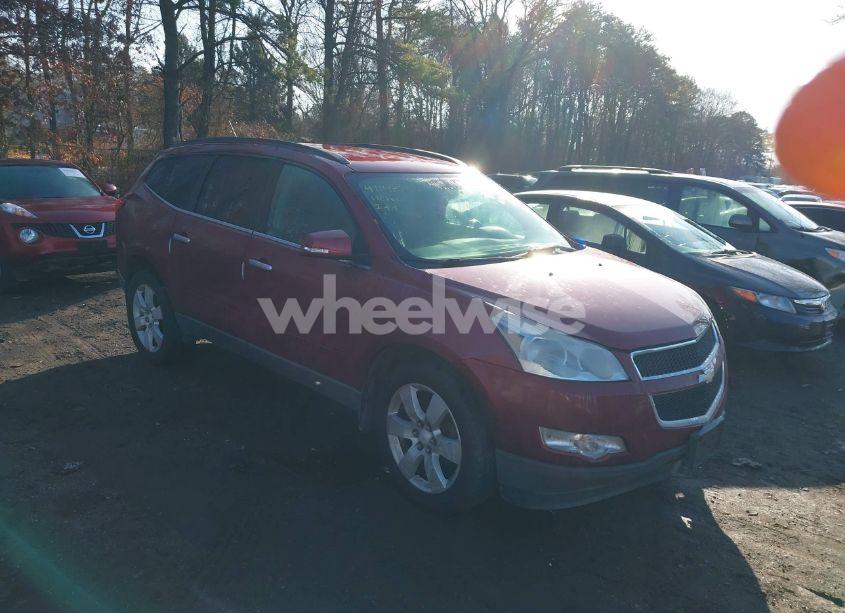 2011 Chevrolet Traverse 1LT (VIN 1GNKRGED2BJ262075) main photo