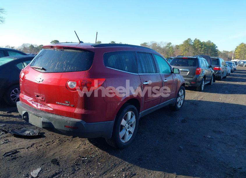 Photo 4 of 2011 Chevrolet Traverse 1LT (VIN 1GNKRGED2BJ262075)