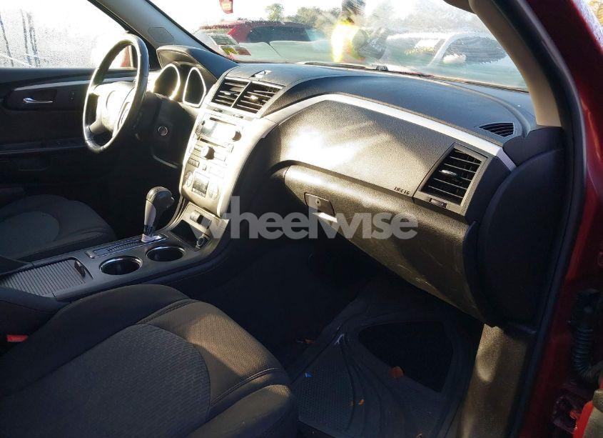 Photo 5 of 2011 Chevrolet Traverse 1LT (VIN 1GNKRGED2BJ262075)