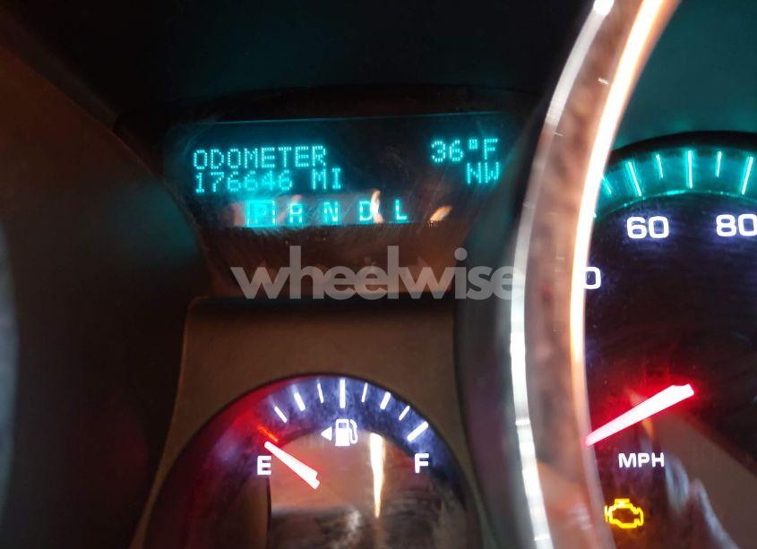 Photo 7 of 2011 Chevrolet Traverse 1LT (VIN 1GNKRGED2BJ262075)