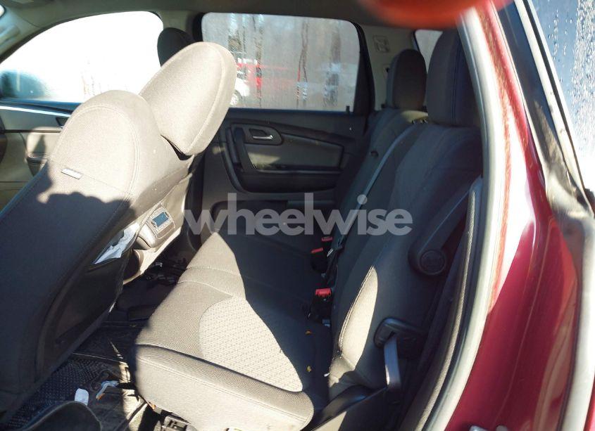 Photo 8 of 2011 Chevrolet Traverse 1LT (VIN 1GNKRGED2BJ262075)