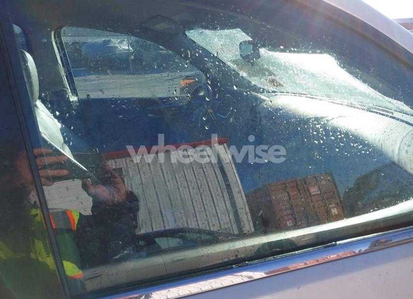 Photo 5 of 2011 Chevrolet Traverse 1LT (VIN 1GNKRGED2BJ297487)