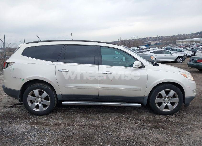 Photo 14 of 2011 Chevrolet Traverse 1LT (VIN 1GNKRGED2BJ400682)