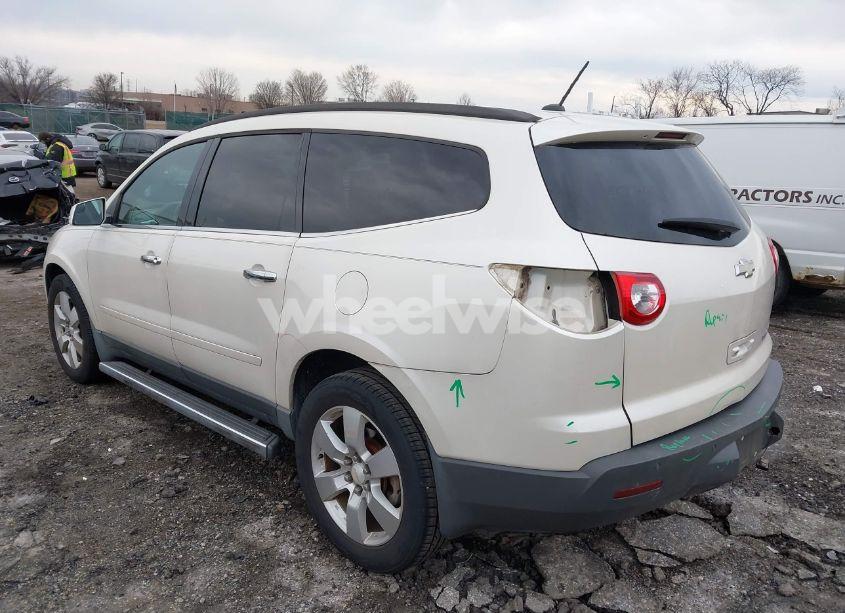 Photo 3 of 2011 Chevrolet Traverse 1LT (VIN 1GNKRGED2BJ400682)