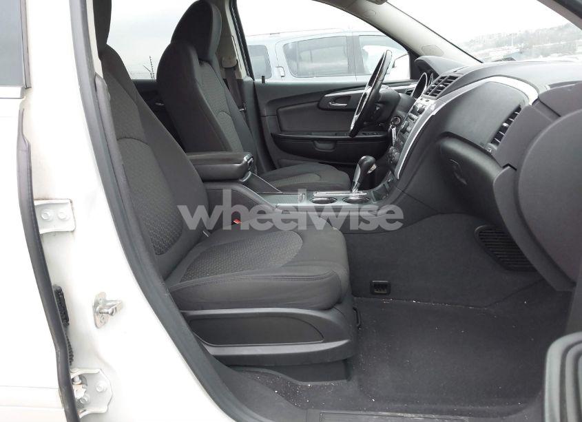 Photo 5 of 2011 Chevrolet Traverse 1LT (VIN 1GNKRGED2BJ400682)