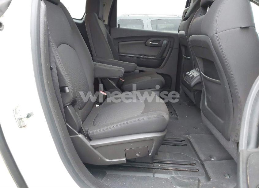 Photo 8 of 2011 Chevrolet Traverse 1LT (VIN 1GNKRGED2BJ400682)