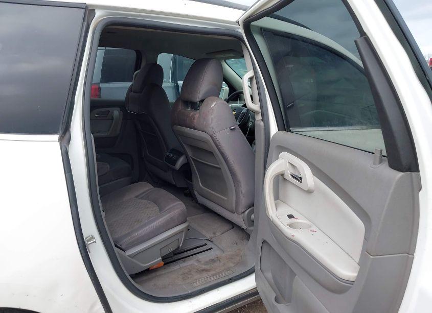 Photo 8 of 2011 Chevrolet Traverse 1LT (VIN 1GNKRGED3BJ196474)