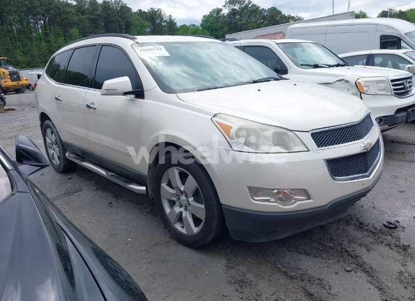 2011 Chevrolet Traverse 1LT (VIN 1GNKRGED3BJ268712) main photo
