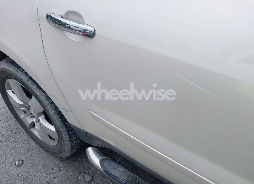 Photo 6 of 2011 Chevrolet Traverse 1LT (VIN 1GNKRGED3BJ268712)