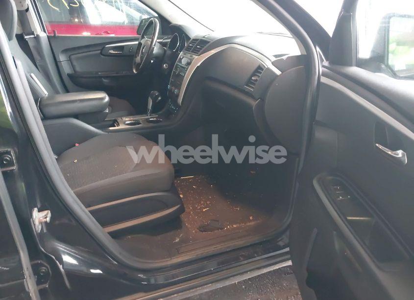 Photo 5 of 2011 Chevrolet Traverse 1LT (VIN 1GNKRGED3BJ302261)