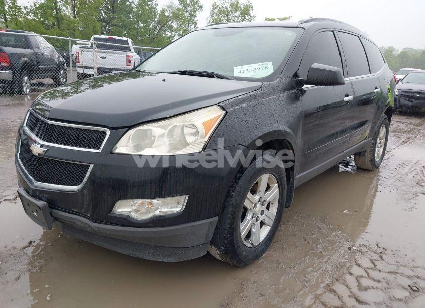 Photo 2 of 2011 Chevrolet Traverse 1LT (VIN 1GNKRGED3BJ397906)