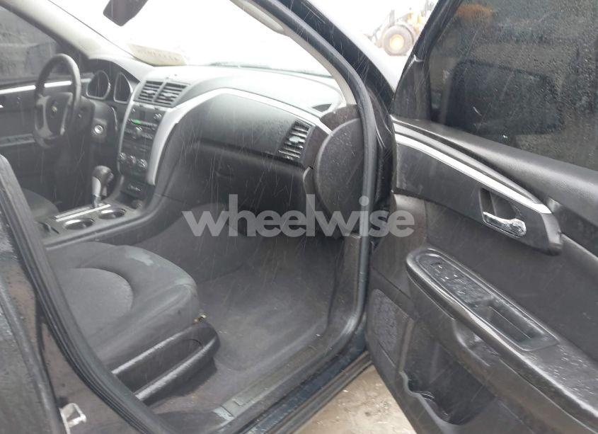 Photo 5 of 2011 Chevrolet Traverse 1LT (VIN 1GNKRGED3BJ397906)