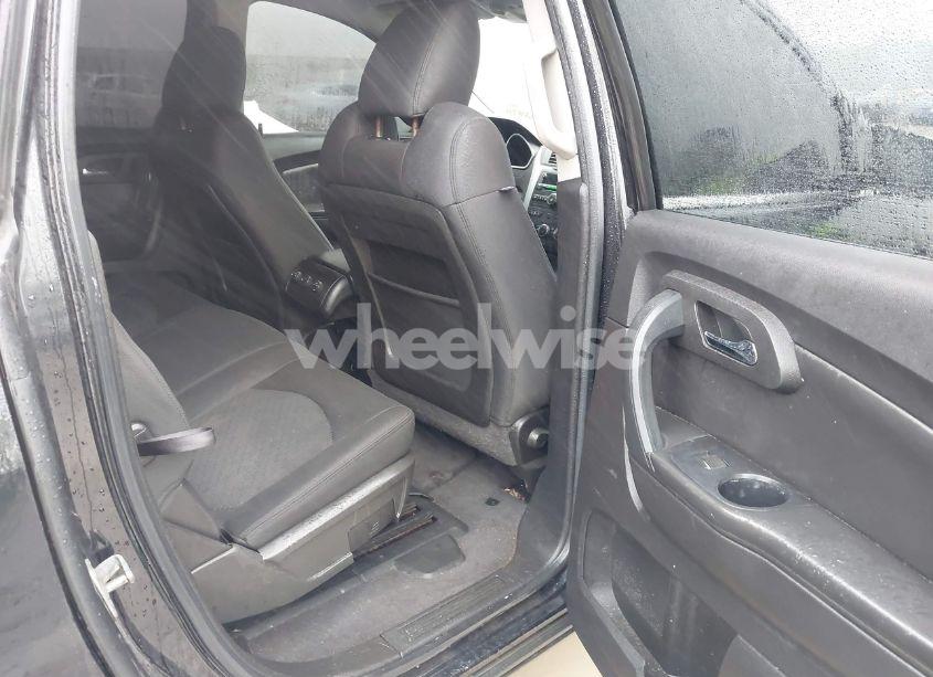 Photo 8 of 2011 Chevrolet Traverse 1LT (VIN 1GNKRGED3BJ397906)