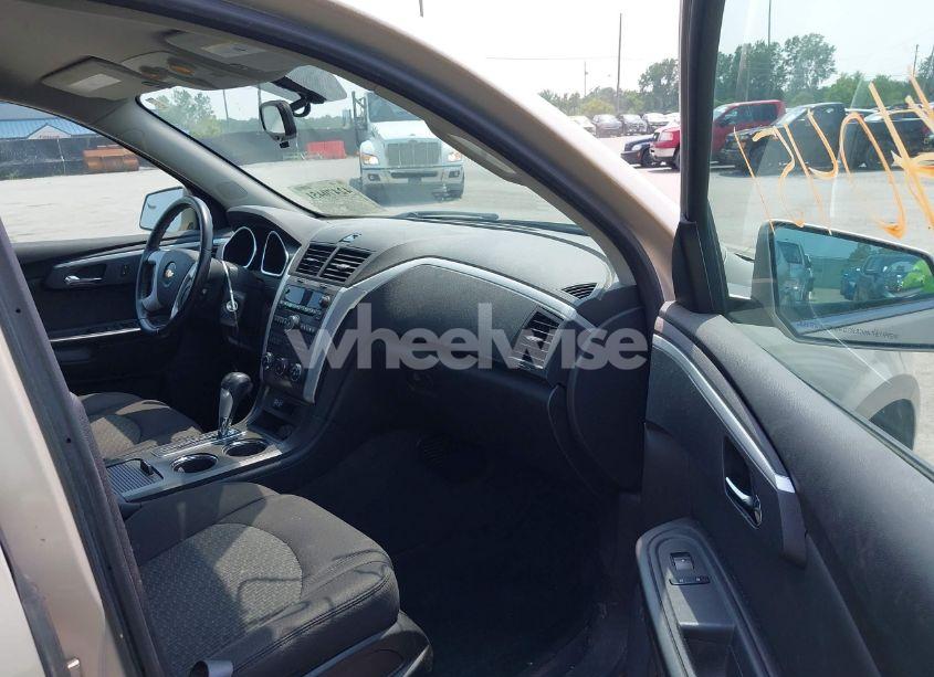 Photo 5 of 2012 Chevrolet Traverse 1LT (VIN 1GNKRGED3CJ181720)