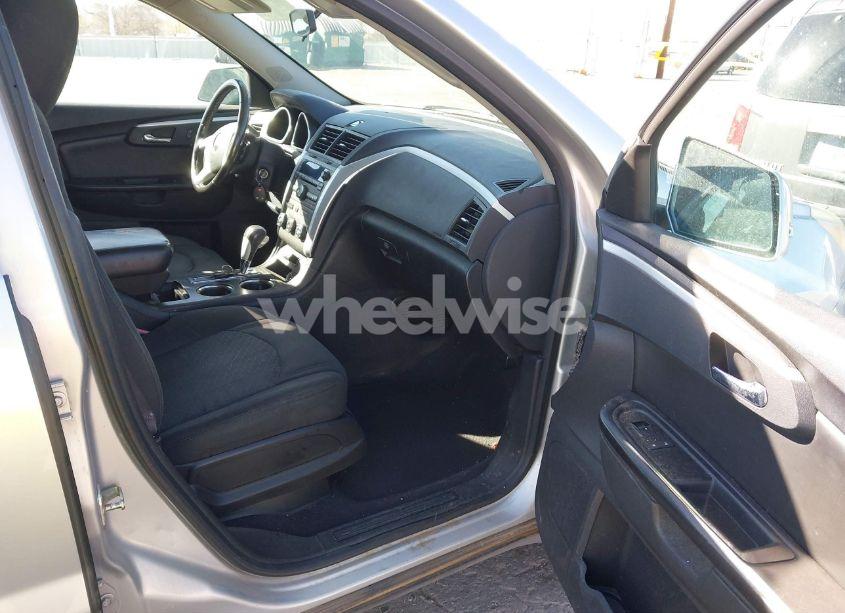 Photo 5 of 2012 Chevrolet Traverse 1LT (VIN 1GNKRGED3CJ242371)