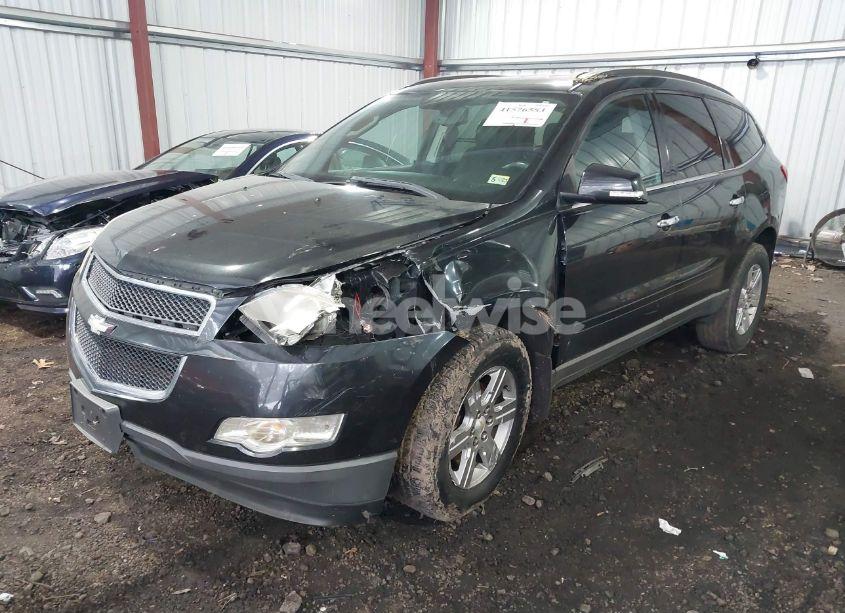 Photo 2 of 2011 Chevrolet Traverse 1LT (VIN 1GNKRGED4BJ116468)